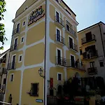 Sant'agostino Guest Паола