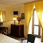 Sant'agostino Guest Паола