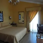 Sant'agostino Guest Паола