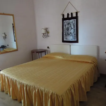 Sant'agostino Guest باولا
